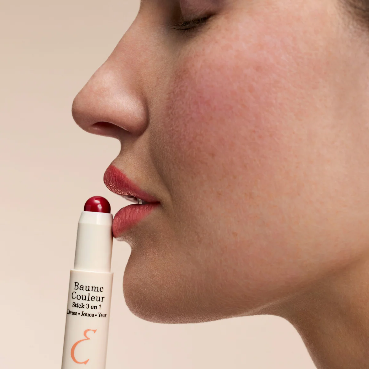 Baume Couleur Stick 3 en 1 Rose Framboise - Image 4